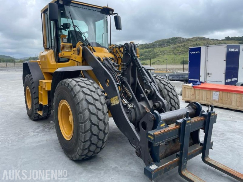 2011 VOLVO L60F HJULLASTER - SPAKSTYRING - NYE DEKK - BBS - 3-4 FUNKSJON - PALLEGAFLER - SKUFFE - KAMERA - MYE PÅKOSTET! - 휠 로더 : 사진 2 2011 VOLVO L60F HJULLASTER - SPAKSTYRING - NYE DEKK - BBS - 3-4 FUNKSJON - PALLEGAFLER - SKUFFE - KAMERA - MYE PÅKOSTET! - 휠 로더 : 사진 2