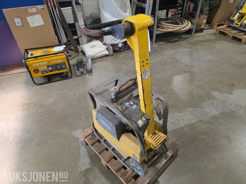 2011 Wacker neuson vibroplate BPU 2540A - 건설장비 : 사진 3 2011 Wacker neuson vibroplate BPU 2540A - 건설장비 : 사진 3