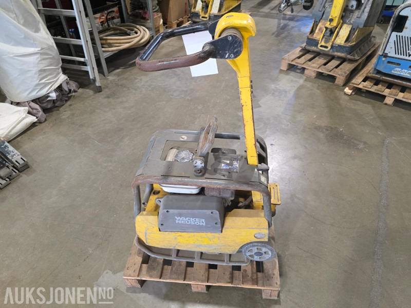 2011 Wacker neuson vibroplate BPU 2540A - 건설장비 : 사진 4 2011 Wacker neuson vibroplate BPU 2540A - 건설장비 : 사진 4