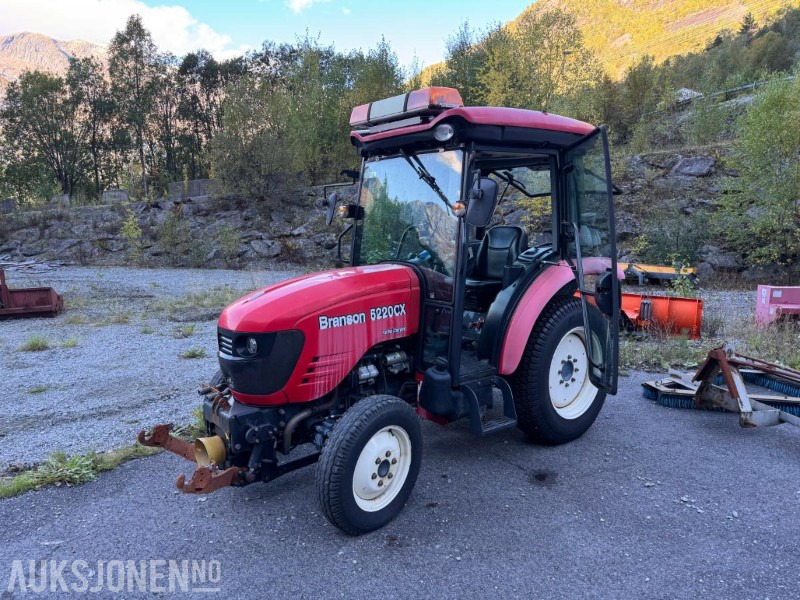 2012 Branson 5220 minitraktor / kompakttraktor - 장궤형 트랙터 : 사진 1 2012 Branson 5220 minitraktor / kompakttraktor - 장궤형 트랙터 : 사진 1