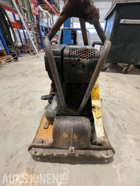 2012 Dynapac LF-100 Vibroplate - 105 kg - 롤러 : 사진 2 2012 Dynapac LF-100 Vibroplate - 105 kg - 롤러 : 사진 2