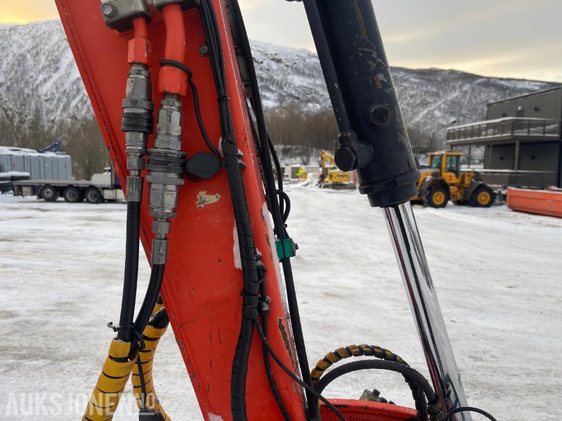 미니 굴삭기 2012 Kubota KX057-4 Gravemaskin med tiltrotator, tre skuffer, kun 4408 timer : 사진 17 미니 굴삭기 2012 Kubota KX057-4 Gravemaskin med tiltrotator, tre skuffer, kun 4408 timer : 사진 17