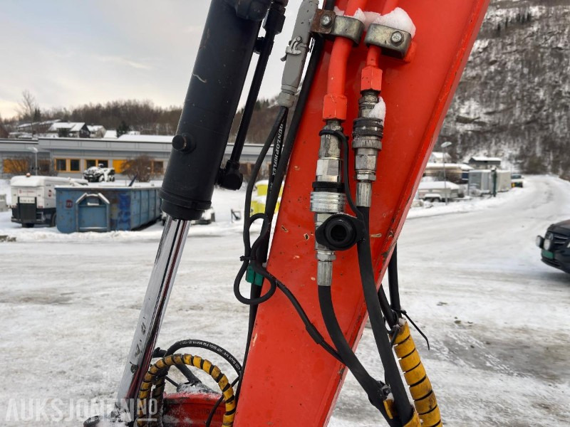 미니 굴삭기 2012 Kubota KX057-4 Gravemaskin med tiltrotator, tre skuffer, kun 4408 timer : 사진 16 미니 굴삭기 2012 Kubota KX057-4 Gravemaskin med tiltrotator, tre skuffer, kun 4408 timer : 사진 16