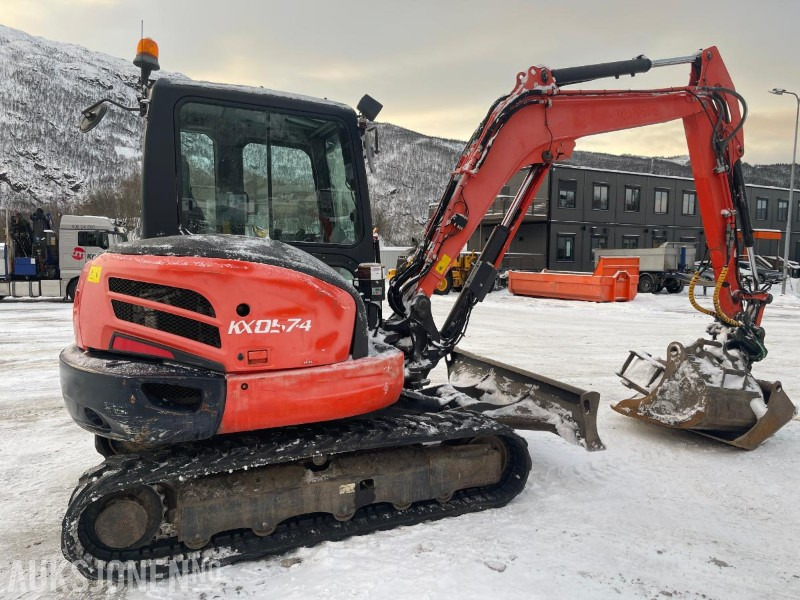미니 굴삭기 2012 Kubota KX057-4 Gravemaskin med tiltrotator, tre skuffer, kun 4408 timer : 사진 7 미니 굴삭기 2012 Kubota KX057-4 Gravemaskin med tiltrotator, tre skuffer, kun 4408 timer : 사진 7