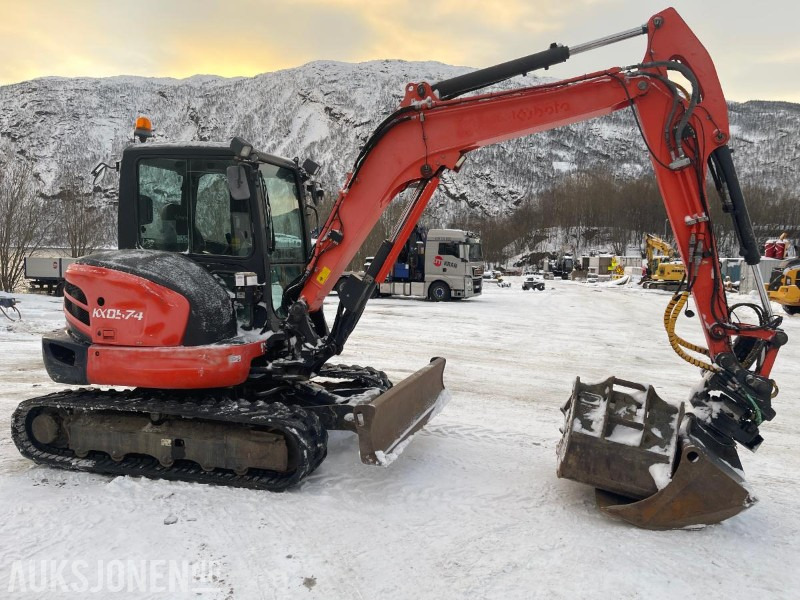 미니 굴삭기 2012 Kubota KX057-4 Gravemaskin med tiltrotator, tre skuffer, kun 4408 timer : 사진 8 미니 굴삭기 2012 Kubota KX057-4 Gravemaskin med tiltrotator, tre skuffer, kun 4408 timer : 사진 8