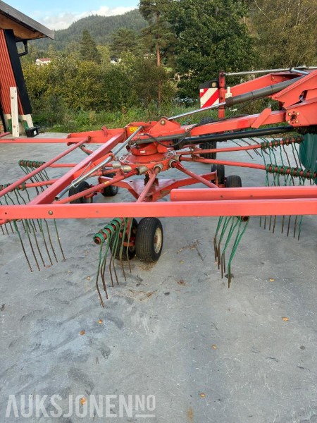 2012 Kverneland 9578C Rake - 농업용 기계 : 사진 3 2012 Kverneland 9578C Rake - 농업용 기계 : 사진 3