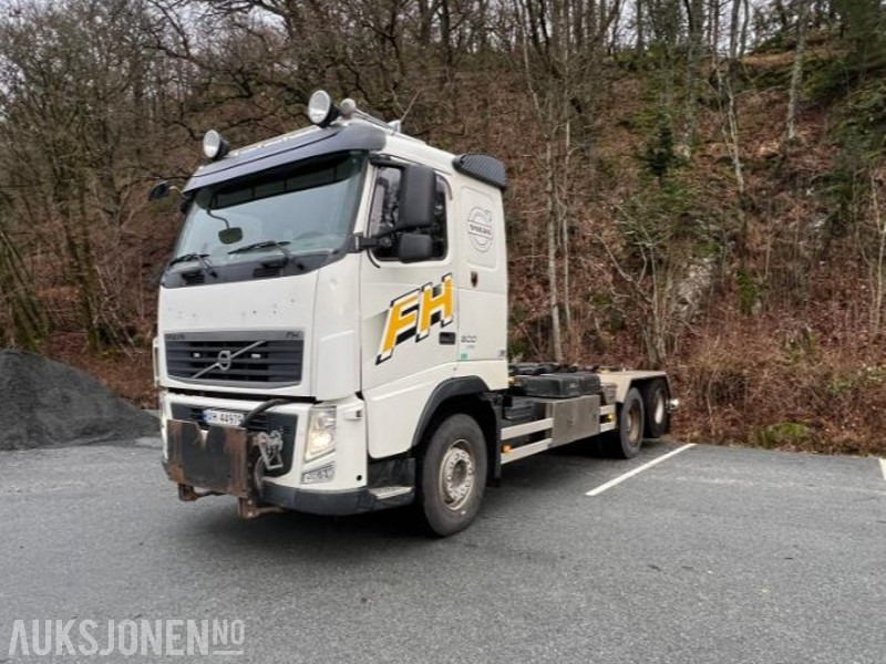 2012 Volvo FH12 krokbil med Hiab krok og brøyteplate – 521 hk – EU-godkjent til 09/2026 - 후크 리프트 트럭 : 사진 1 2012 Volvo FH12 krokbil med Hiab krok og brøyteplate – 521 hk – EU-godkjent til 09/2026 - 후크 리프트 트럭 : 사진 1