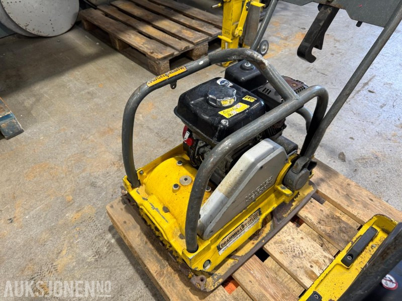 2012 Wacker Neuson WPP1550A vibroplate / 90kg - 롤러 : 사진 3 2012 Wacker Neuson WPP1550A vibroplate / 90kg - 롤러 : 사진 3