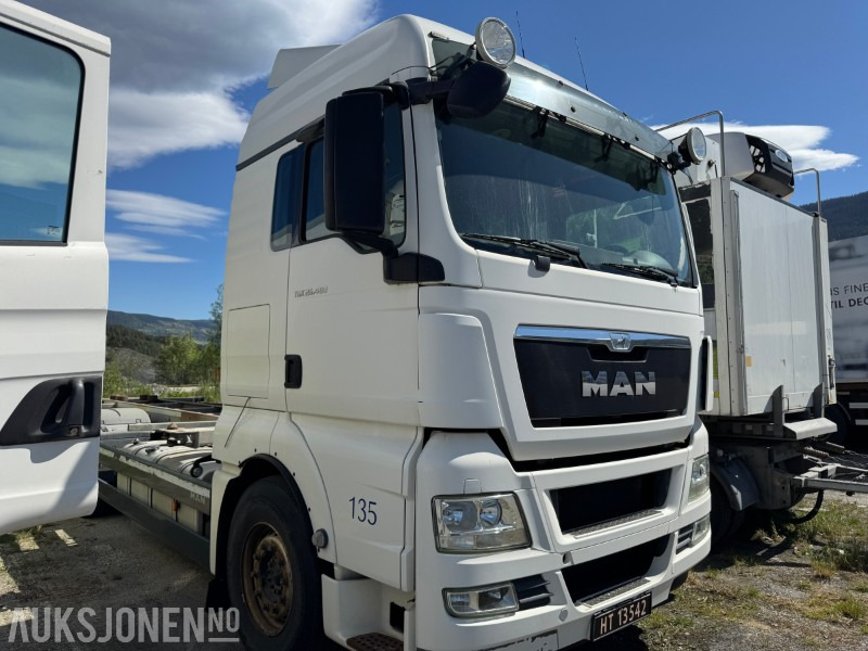 2013 MAN TGX 26.480 chassis med containerfester - 컨테이너 운반 장치/ 스와프 보디 트럭 : 사진 3 2013 MAN TGX 26.480 chassis med containerfester - 컨테이너 운반 장치/ 스와프 보디 트럭 : 사진 3