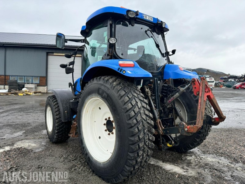 2013 New Holland T6.160 - Frontlaster - 1 skuffe - Triangel og toppstag - TRI piggdekk og landbruksdekk - 장궤형 트랙터 : 사진 5 2013 New Holland T6.160 - Frontlaster - 1 skuffe - Triangel og toppstag - TRI piggdekk og landbruksdekk - 장궤형 트랙터 : 사진 5