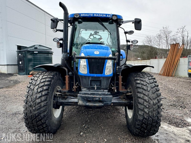 2013 New Holland T6.160 - Frontlaster - 1 skuffe - Triangel og toppstag - TRI piggdekk og landbruksdekk - 장궤형 트랙터 : 사진 2 2013 New Holland T6.160 - Frontlaster - 1 skuffe - Triangel og toppstag - TRI piggdekk og landbruksdekk - 장궤형 트랙터 : 사진 2