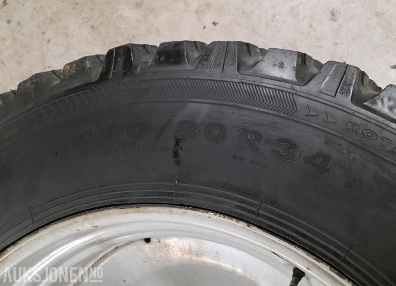 2013 Nokian Tri 2 Piggdekk med felger. - 농업용 기계 : 사진 4 2013 Nokian Tri 2 Piggdekk med felger. - 농업용 기계 : 사진 4