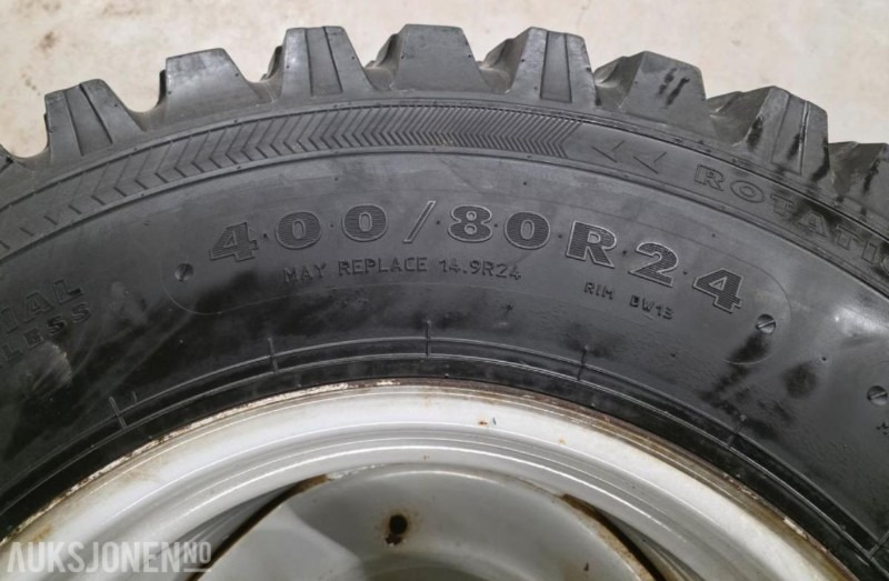 2013 Nokian Tri 2 Piggdekk med felger. - 농업용 기계 : 사진 5 2013 Nokian Tri 2 Piggdekk med felger. - 농업용 기계 : 사진 5