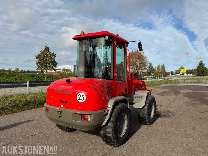 2013 Volvo L30B-Z7X Hjullaster - 6650kg - Ryggekamera - Universalskuff - Pallegafler - 휠 로더 : 사진 5 2013 Volvo L30B-Z7X Hjullaster - 6650kg - Ryggekamera - Universalskuff - Pallegafler - 휠 로더 : 사진 5