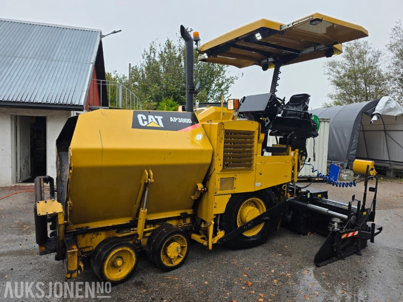 2015 Cat Utlegger AP300D - Vibrasjonsscreed - Hydraulisk løft av mateskruer - Overhalt strømgenerator - 산업용 장비 : 사진 2 2015 Cat Utlegger AP300D - Vibrasjonsscreed - Hydraulisk løft av mateskruer - Overhalt strømgenerator - 산업용 장비 : 사진 2