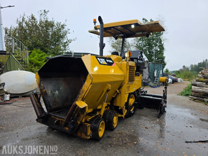 2015 Cat Utlegger AP300D - Vibrasjonsscreed - Hydraulisk løft av mateskruer - Overhalt strømgenerator - 산업용 장비 : 사진 1 2015 Cat Utlegger AP300D - Vibrasjonsscreed - Hydraulisk løft av mateskruer - Overhalt strømgenerator - 산업용 장비 : 사진 1