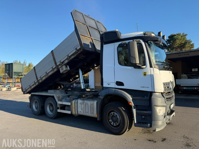 2015 Mercedes-Benz AROCS 6X4 TIPPBIL SERVICEHISTORIKK TANDEM 2 SETT DEKK. - 덤프트럭 : 사진 4 2015 Mercedes-Benz AROCS 6X4 TIPPBIL SERVICEHISTORIKK TANDEM 2 SETT DEKK. - 덤프트럭 : 사진 4