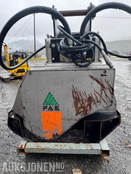 2016 FAE - UML/EX-150 VT - Krattknuser / Vegetasjonsfres med variabel transmisjon - S60 feste - 부착물 건설기계 용 : 사진 5 2016 FAE - UML/EX-150 VT - Krattknuser / Vegetasjonsfres med variabel transmisjon - S60 feste - 부착물 건설기계 용 : 사진 5
