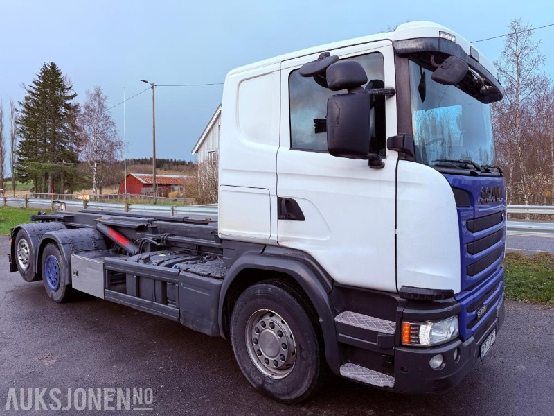 2016 Scania G450 EURO 6 444933 km m/ Krokflak med Hiab 140 AW kran - 후크 리프트 트럭 : 사진 3 2016 Scania G450 EURO 6 444933 km m/ Krokflak med Hiab 140 AW kran - 후크 리프트 트럭 : 사진 3