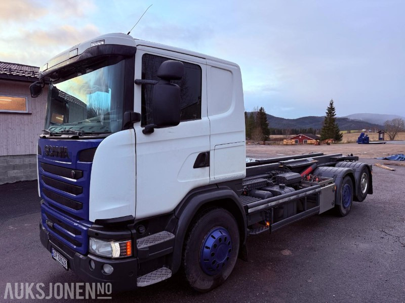 2016 Scania G450 EURO 6 444933 km m/ Krokflak med Hiab 140 AW kran - 후크 리프트 트럭 : 사진 1 2016 Scania G450 EURO 6 444933 km m/ Krokflak med Hiab 140 AW kran - 후크 리프트 트럭 : 사진 1