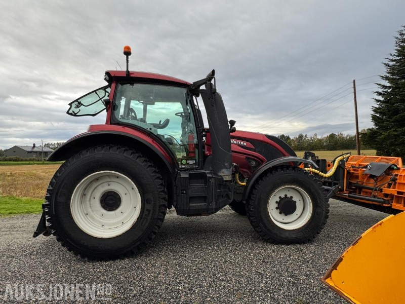 2016 Valtra T174E med Schmidt Tellefsdal U-LS 43.6 plog (2022), Valtra 76 frontlaster og betong lodd - 장궤형 트랙터 : 사진 4 2016 Valtra T174E med Schmidt Tellefsdal U-LS 43.6 plog (2022), Valtra 76 frontlaster og betong lodd - 장궤형 트랙터 : 사진 4