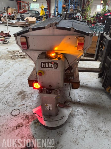 2019 Hilltip 380-SS strøaggregat m/Polaris brøyteskjær - 건설장비 : 사진 2 2019 Hilltip 380-SS strøaggregat m/Polaris brøyteskjær - 건설장비 : 사진 2