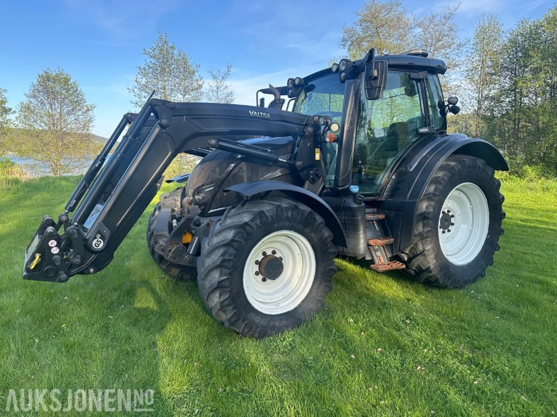 2019 Valtra N174 med frontlaster og mye utstyr - 장궤형 트랙터 : 사진 1 2019 Valtra N174 med frontlaster og mye utstyr - 장궤형 트랙터 : 사진 1