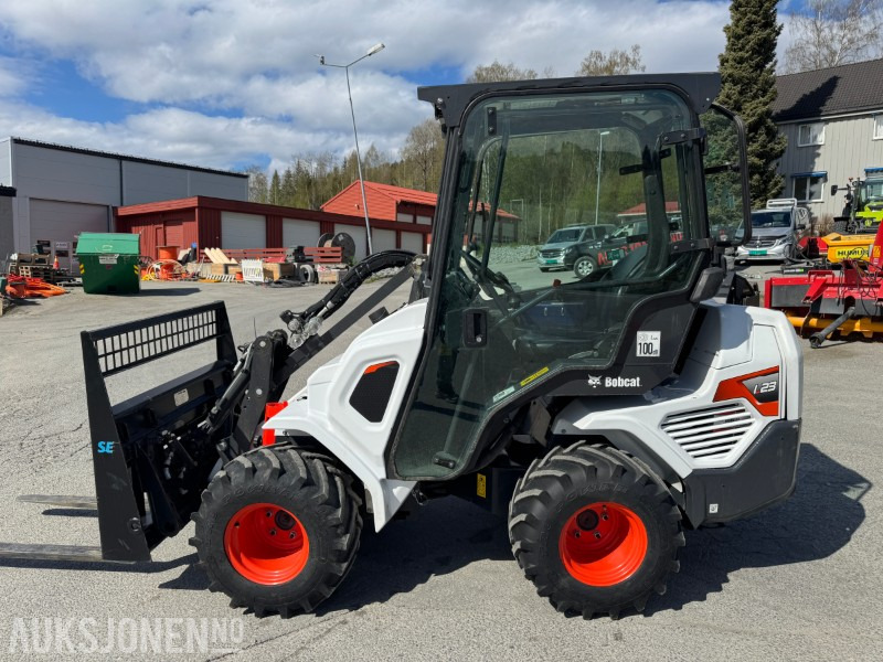 2022 Bobcat L23 kompaktlaster med skuffe, gafler og hydraulisksnøskjær - 스키드 스티어 로더 : 사진 4 2022 Bobcat L23 kompaktlaster med skuffe, gafler og hydraulisksnøskjær - 스키드 스티어 로더 : 사진 4