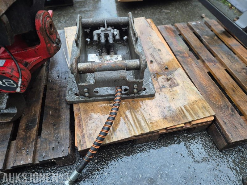 2022 OilQuick OQ60-4R, hurtigfeste-adapter - 부착물 건설기계 용 : 사진 3 2022 OilQuick OQ60-4R, hurtigfeste-adapter - 부착물 건설기계 용 : 사진 3