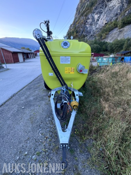 2024 Fliegl Polyline HFW 9000 Gjødselvogn - NY / Ubrukt - 9,5 m3 - Glassfibertank - 농업용 기계 : 사진 5 2024 Fliegl Polyline HFW 9000 Gjødselvogn - NY / Ubrukt - 9,5 m3 - Glassfibertank - 농업용 기계 : 사진 5