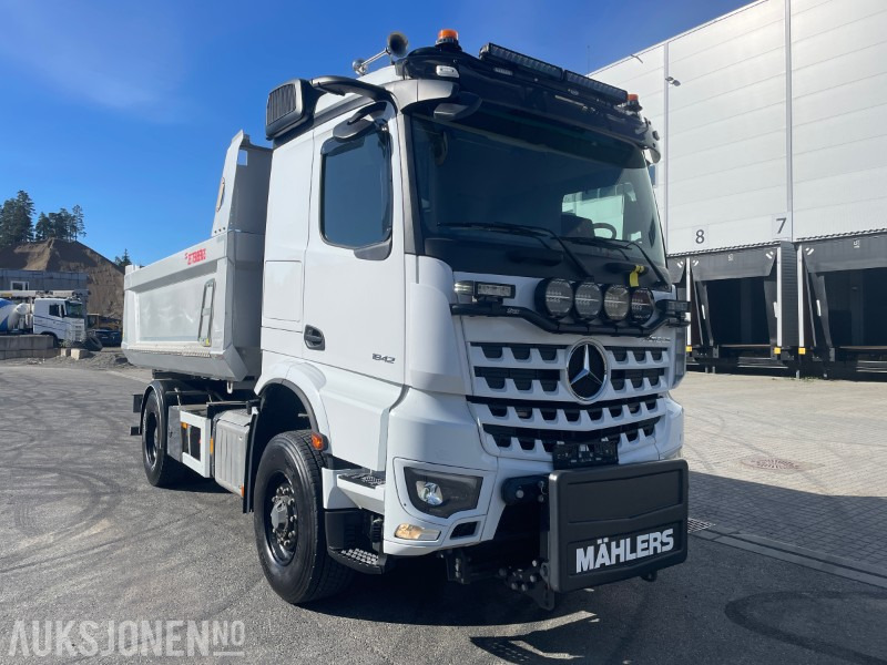 2024 Mercedes-Benz Arocs 1842 4x4 Kombibil m/brøyteopplegg – Kun 13 000 km - Som NY! - 덤프트럭 : 사진 1 2024 Mercedes-Benz Arocs 1842 4x4 Kombibil m/brøyteopplegg – Kun 13 000 km - Som NY! - 덤프트럭 : 사진 1