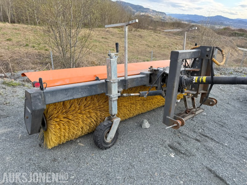 2024 Nesbo FM 2800 S – PTO-drevet kostemaskin - 건설장비 : 사진 4 2024 Nesbo FM 2800 S – PTO-drevet kostemaskin - 건설장비 : 사진 4