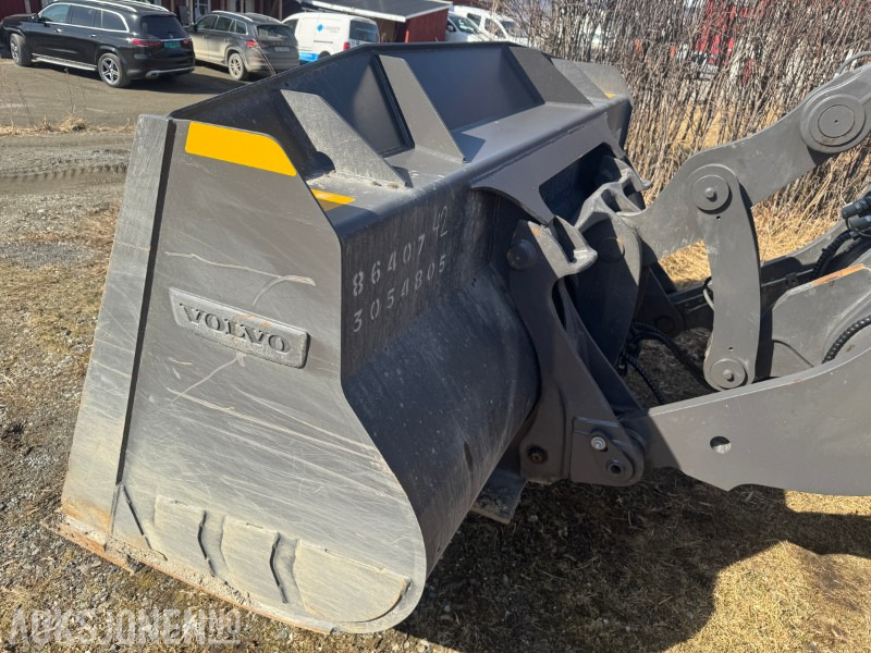 2024 Volvo L70H2 HJULLASTER MED SKUFFE, SETRALSMØRING, VEKT +++KUN 400 TIMER - 휠 로더 : 사진 4 2024 Volvo L70H2 HJULLASTER MED SKUFFE, SETRALSMØRING, VEKT +++KUN 400 TIMER - 휠 로더 : 사진 4