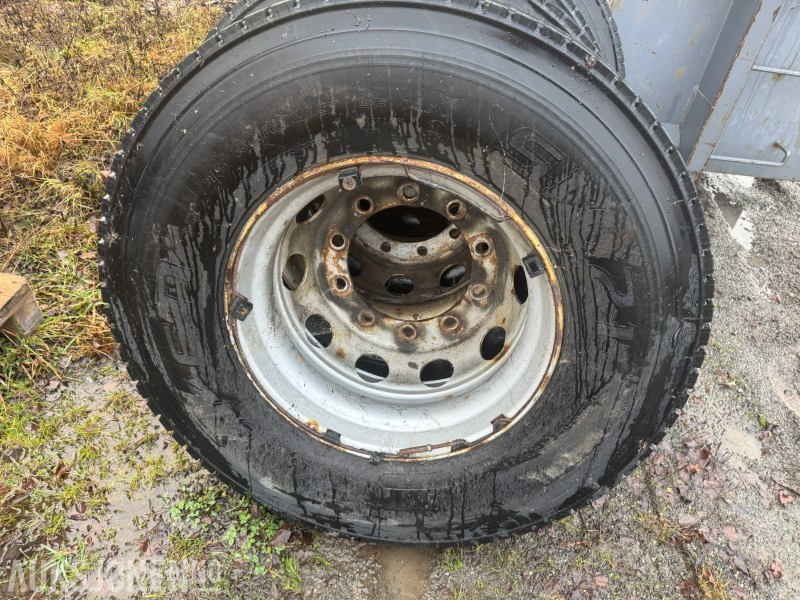 4 stk lastebilhjul 315 80R22,5 3PMSF merket og 8 stk felger - 트럭 : 사진 2 4 stk lastebilhjul 315 80R22,5 3PMSF merket og 8 stk felger - 트럭 : 사진 2