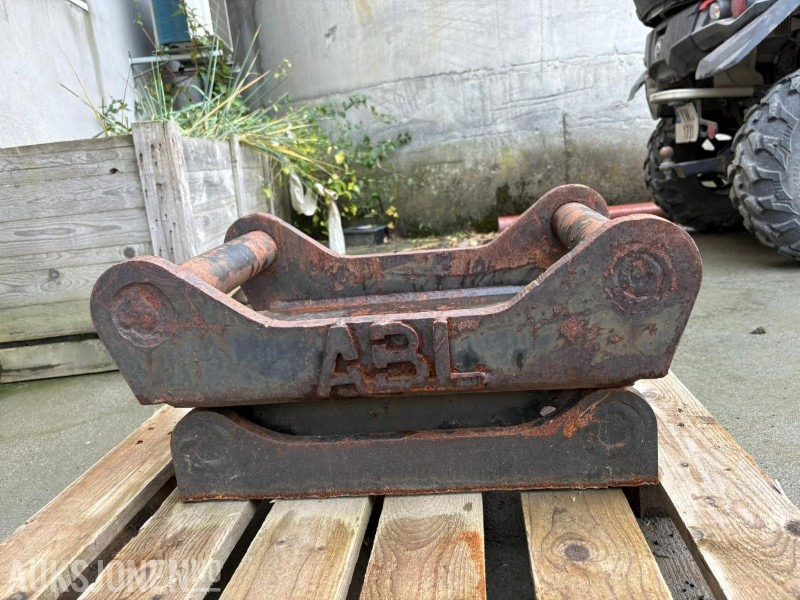ABL S60 HURTIGFESTE MED OVERGANG TIL S45 - 부착물 건설기계 용 : 사진 2 ABL S60 HURTIGFESTE MED OVERGANG TIL S45 - 부착물 건설기계 용 : 사진 2