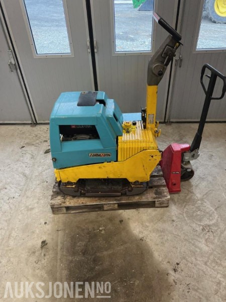 AMMANN Vibroplate - 롤러 : 사진 1 AMMANN Vibroplate - 롤러 : 사진 1