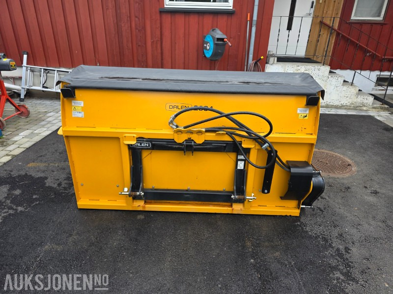 Dalen 2034-U sandstrøer - Hydraulisk - 2 meter strøbredde - 1300 liter - 건설장비 : 사진 4 Dalen 2034-U sandstrøer - Hydraulisk - 2 meter strøbredde - 1300 liter - 건설장비 : 사진 4