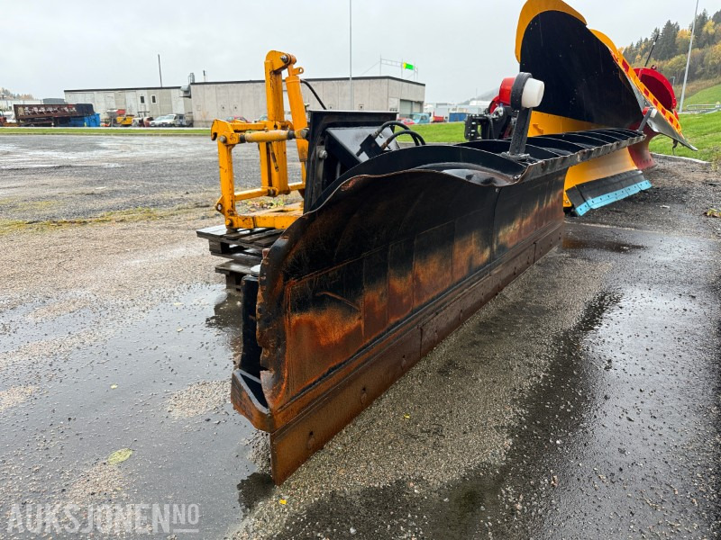 Gradmeko Plog med Markeringslys, Paralellogram og Fjærbelastet slitestål - 트럭 : 사진 2 Gradmeko Plog med Markeringslys, Paralellogram og Fjærbelastet slitestål - 트럭 : 사진 2