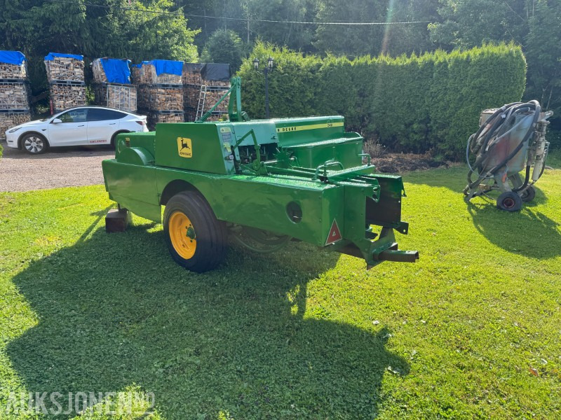 John Deere 342 Småballepresse - 장궤형 트랙터 : 사진 5 John Deere 342 Småballepresse - 장궤형 트랙터 : 사진 5
