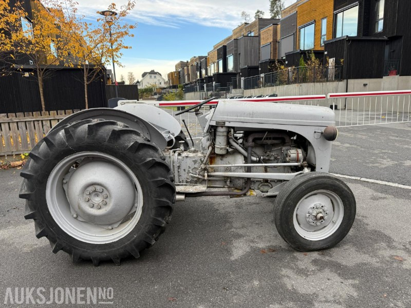 Massey Ferguson Gråtass - 장궤형 트랙터 : 사진 4 Massey Ferguson Gråtass - 장궤형 트랙터 : 사진 4