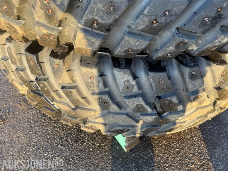 Nokian vinterdekk med pigg til traktor - 농업용 기계 : 사진 3 Nokian vinterdekk med pigg til traktor - 농업용 기계 : 사진 3