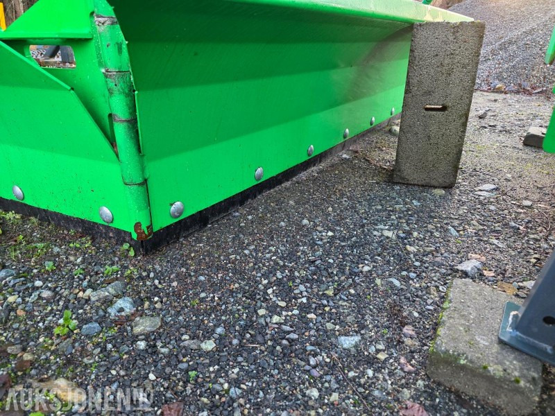 SAMI TSP4000 Turf / snøplog med sidevinger - 부착물 건설기계 용 : 사진 5 SAMI TSP4000 Turf / snøplog med sidevinger - 부착물 건설기계 용 : 사진 5