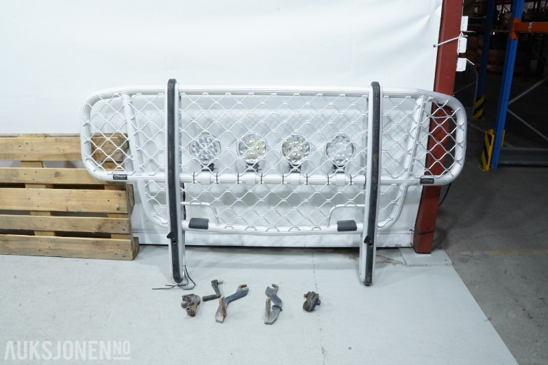 Scania Trux B2/B23-5 Frontbøyle/kufanger m/4 Strands LED Ekstralys og braketter – til Scania R/G/P-serien 04-09 - 트럭 : 사진 1 Scania Trux B2/B23-5 Frontbøyle/kufanger m/4 Strands LED Ekstralys og braketter – til Scania R/G/P-serien 04-09 - 트럭 : 사진 1