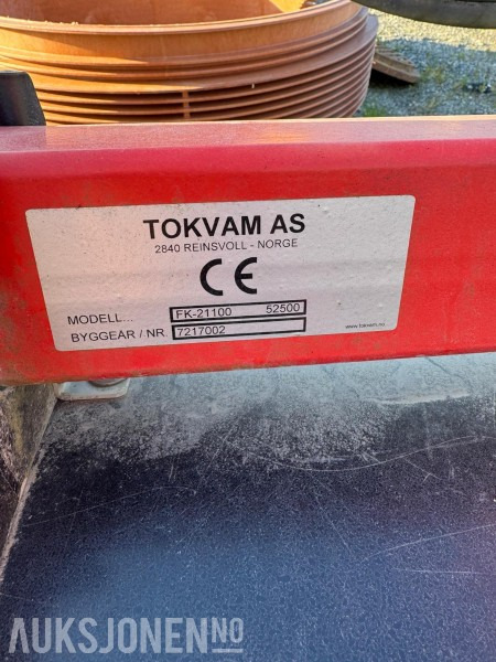 Tokvam - Hydraulisk feiekost med Eurofeste og triangelfeste - FK-21100 - 농업용 기계 : 사진 4 Tokvam - Hydraulisk feiekost med Eurofeste og triangelfeste - FK-21100 - 농업용 기계 : 사진 4