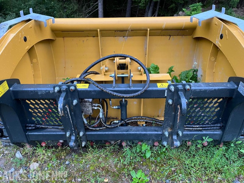 Ubrukt Rundballutpakker/splitter TANCO I75 MULTI SHEAR - 농업용 기계 : 사진 4 Ubrukt Rundballutpakker/splitter TANCO I75 MULTI SHEAR - 농업용 기계 : 사진 4