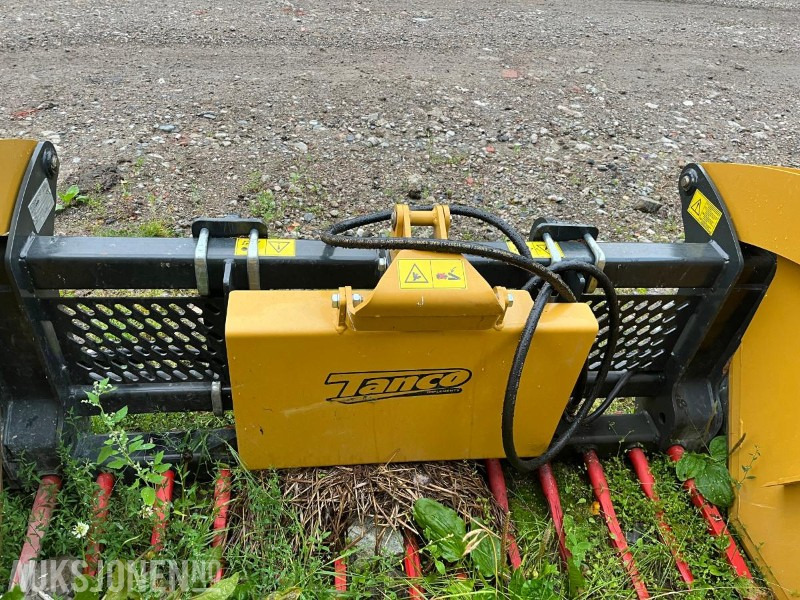 Ubrukt Rundballutpakker/splitter TANCO I75 MULTI SHEAR - 농업용 기계 : 사진 2 Ubrukt Rundballutpakker/splitter TANCO I75 MULTI SHEAR - 농업용 기계 : 사진 2