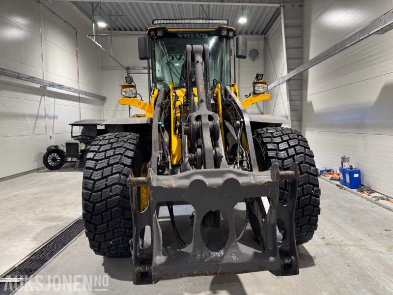 VOLVO L120F HJULLASTER MED SKUFFE, SENTRALSMØRING OG 2 SETT HJUL - 휠 로더 : 사진 3 VOLVO L120F HJULLASTER MED SKUFFE, SENTRALSMØRING OG 2 SETT HJUL - 휠 로더 : 사진 3