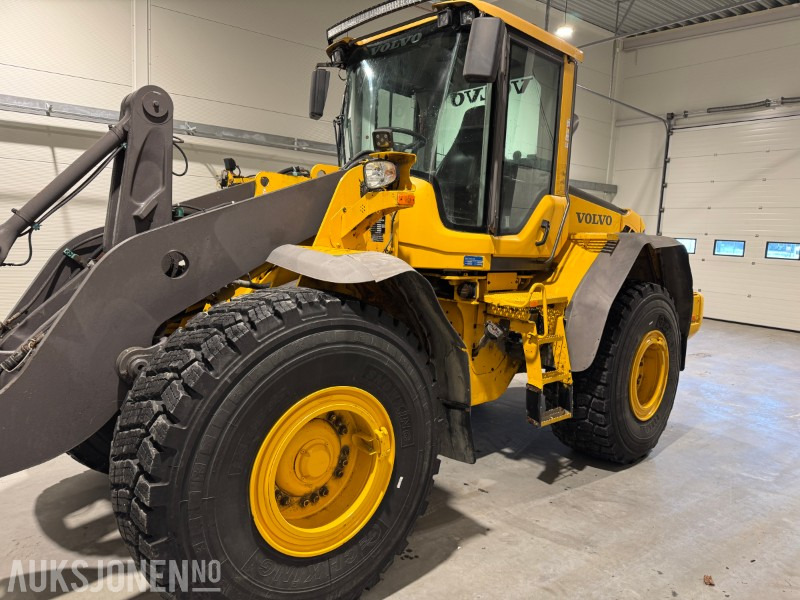 VOLVO L120F HJULLASTER MED SKUFFE, SENTRALSMØRING OG 2 SETT HJUL - 휠 로더 : 사진 2 VOLVO L120F HJULLASTER MED SKUFFE, SENTRALSMØRING OG 2 SETT HJUL - 휠 로더 : 사진 2