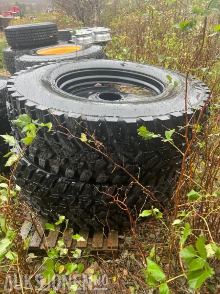 Vinter hjulsett Hakkapelitta tri 540/80R38 og 440/80R28 - 농업용 기계 : 사진 3 Vinter hjulsett Hakkapelitta tri 540/80R38 og 440/80R28 - 농업용 기계 : 사진 3