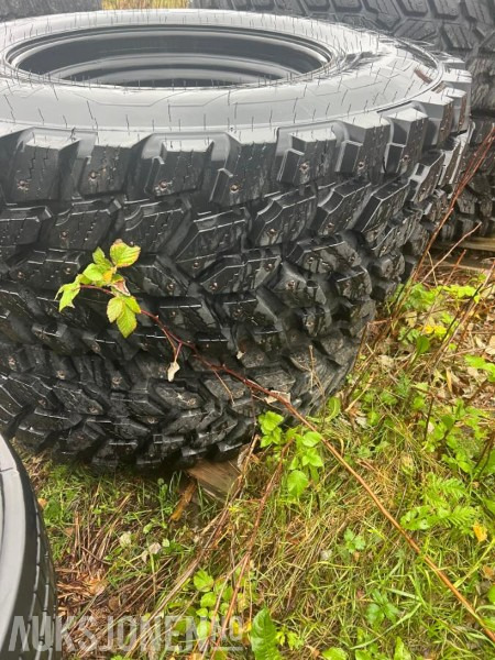 Vinter hjulsett Hakkapelitta tri 540/80R38 og 440/80R28 - 농업용 기계 : 사진 1 Vinter hjulsett Hakkapelitta tri 540/80R38 og 440/80R28 - 농업용 기계 : 사진 1